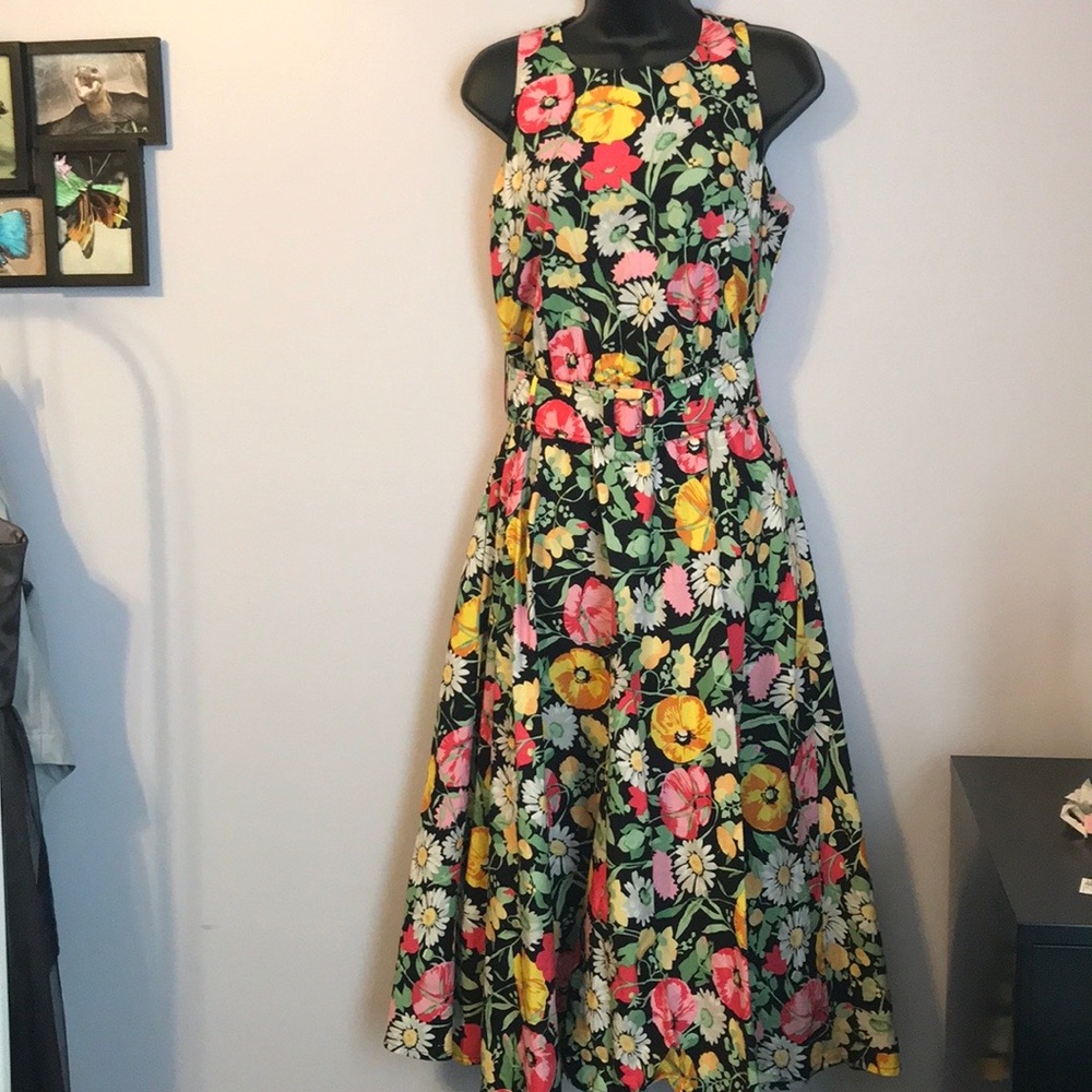 Vibrant Floral Sleeveless Midi Dress